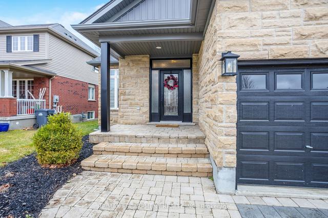 6 Atto Dr, House detached with 2 bedrooms, 3 bathrooms and 4 parking in Guelph ON | Image 37