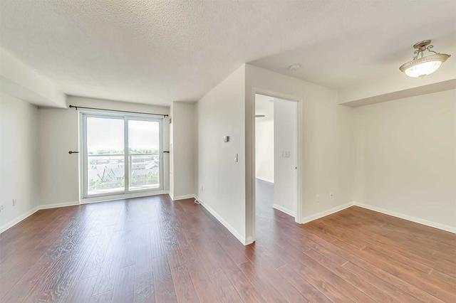 808 - 4 Elsinore Path, Condo with 1 bedrooms, 1 bathrooms and 1 parking in Toronto ON | Image 1