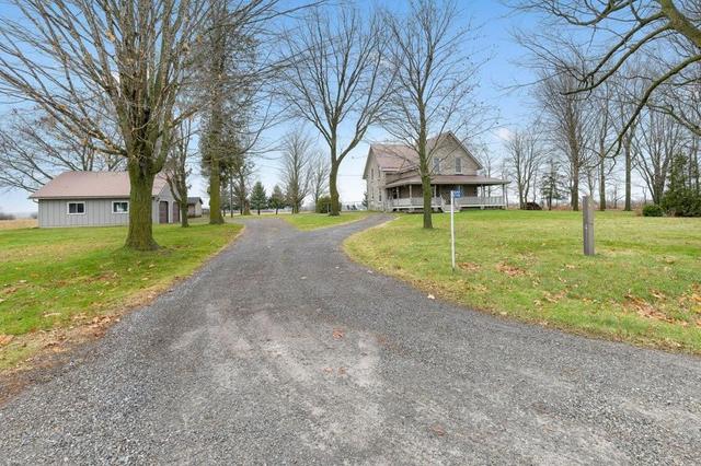 3132 County Rd 27 Road, House detached with 5 bedrooms, 2 bathrooms and 15 parking in Elizabethtown Kitley ON | Image 2