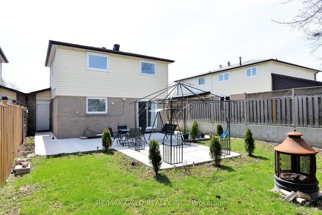 48 Garside Cres, House detached with 4 bedrooms, 4 bathrooms and 3 parking in Brampton ON | Image 32