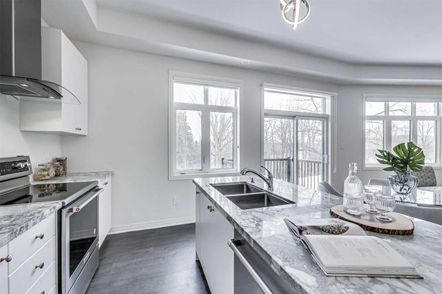194 Arianna Cres, House attached with 4 bedrooms, 4 bathrooms and 3 parking in Vaughan ON | Image 4