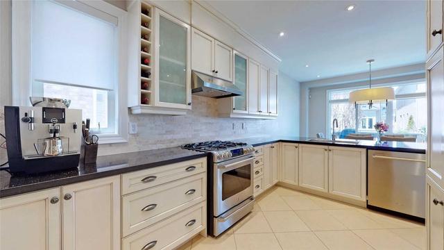 32 Wardlaw Pl, House detached with 4 bedrooms, 3 bathrooms and 4 parking in Vaughan ON | Image 37