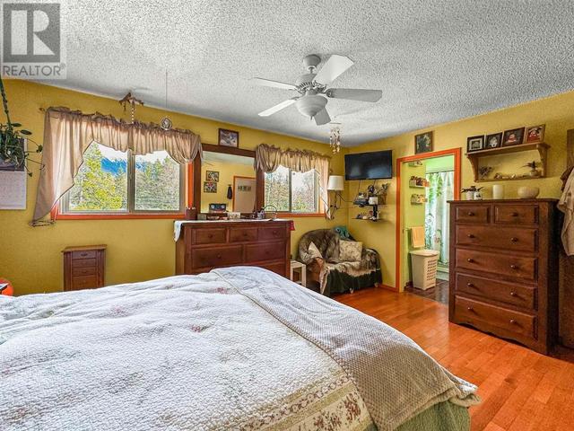 3611 Cottonwood Crescent, House detached with 4 bedrooms, 2 bathrooms and null parking in Kitimat Stikine E BC | Image 15