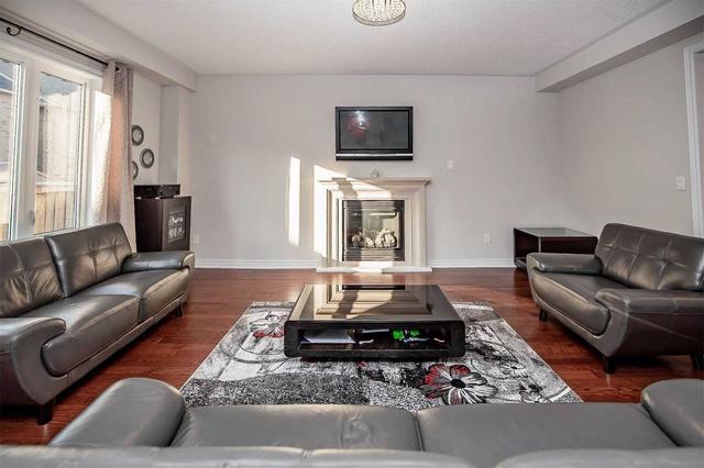 132 Bonnie Braes Dr, House detached with 3 bedrooms, 3 bathrooms and 6 parking in Brampton ON | Image 32