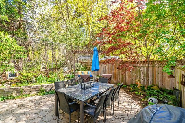 21 Laurier Ave, House attached with 3 bedrooms, 2 bathrooms and 0 parking in Toronto ON | Image 24
