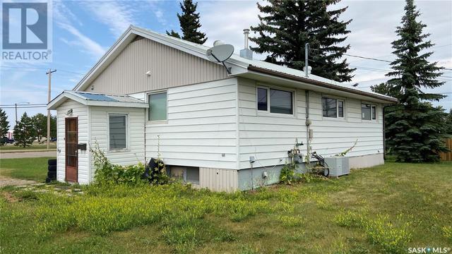 107 Main Street, House detached with 3 bedrooms, 2 bathrooms and null parking in Lanigan SK | Image 18