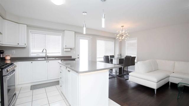 77 Benhurst Cres, House attached with 4 bedrooms, 3 bathrooms and 3 parking in Brampton ON | Image 8