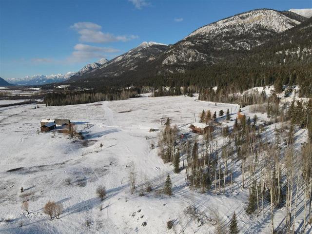 2755 Highway 95, House detached with 2 bedrooms, 1 bathrooms and null parking in East Kootenay G BC | Image 1