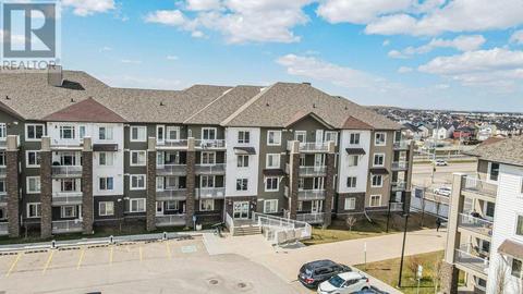 3208, - 6118 80 Avenue Ne, Condo with 3 bedrooms, 2 bathrooms and 1 parking in Calgary AB | Card Image