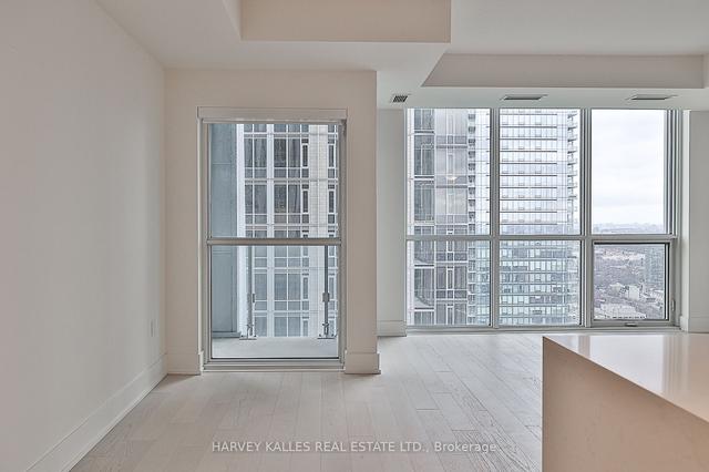 4403 - 1 Yorkville Ave, Condo with 2 bedrooms, 2 bathrooms and 1 parking in Toronto ON | Image 2