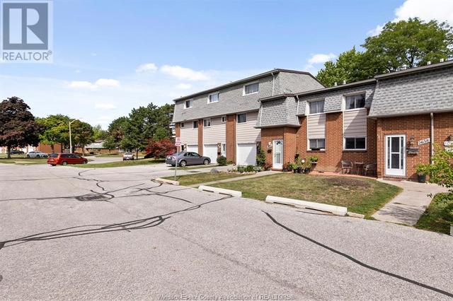 2658 Vine Court Unit# 110, House attached with 3 bedrooms, 2 bathrooms and null parking in Windsor ON | Card Image