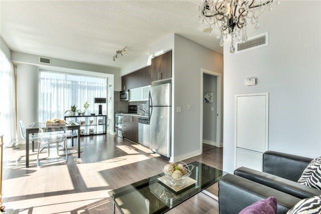 Lph 3 - 80 Western Battery Rd, Condo with 2 bedrooms, 1 bathrooms and 1 parking in Toronto ON | Image 1