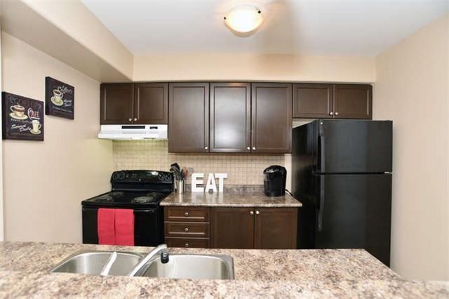 208 - 300 Spillsbury Dr, Condo with 2 bedrooms, 1 bathrooms and 1 parking in Peterborough ON | Image 10