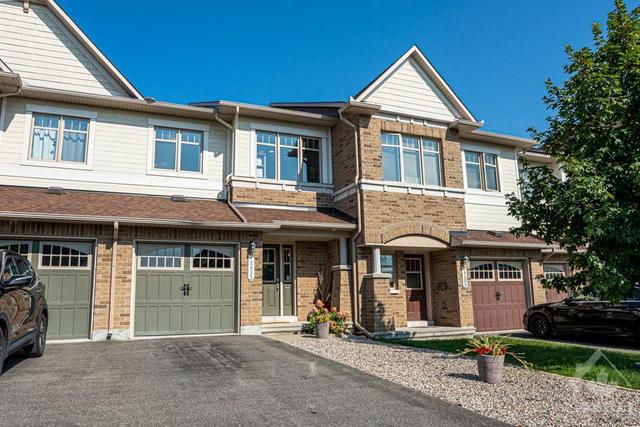 2213 Marble Crescent, Townhouse with 3 bedrooms, 3 bathrooms and 2 parking in Clarence Rockland ON | Card Image