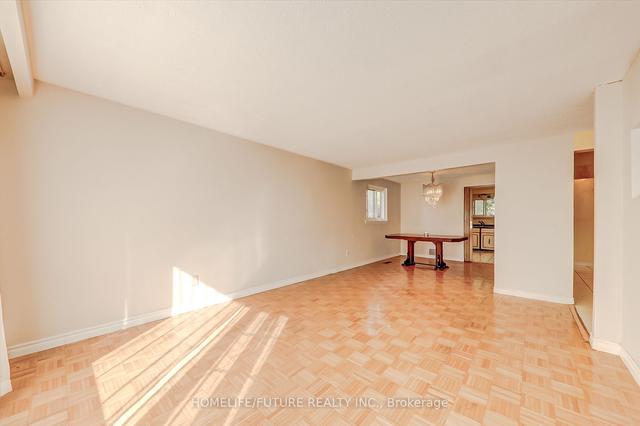 27 Wellpark Blvd, House detached with 3 bedrooms, 3 bathrooms and 5 parking in Toronto ON | Image 34