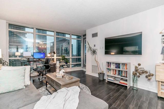 1201 - 397 Front St, Condo with 1 bedrooms, 1 bathrooms and 1 parking in Toronto ON | Image 6