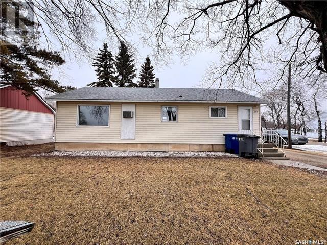 525 1st Avenue, House detached with 3 bedrooms, 1 bathrooms and null parking in Raymore SK | Image 1