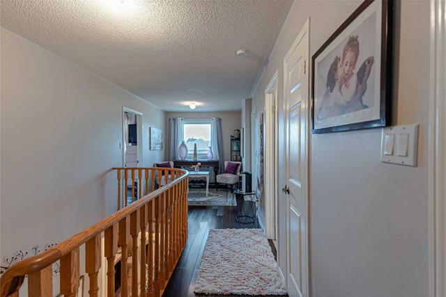 786 Firth Crt, House detached with 4 bedrooms, 3 bathrooms and 8 parking in Newmarket ON | Image 3