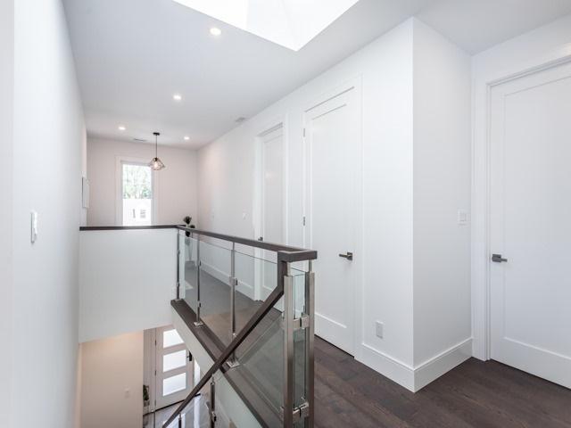 39 Holland Ave, House detached with 4 bedrooms, 4 bathrooms and 2 parking in Toronto ON | Image 13