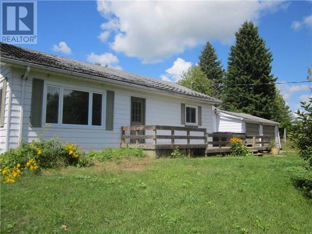 255 County Rd 30, House detached with 3 bedrooms, 2 bathrooms and 4 parking in Kawartha Lakes ON | Image 1