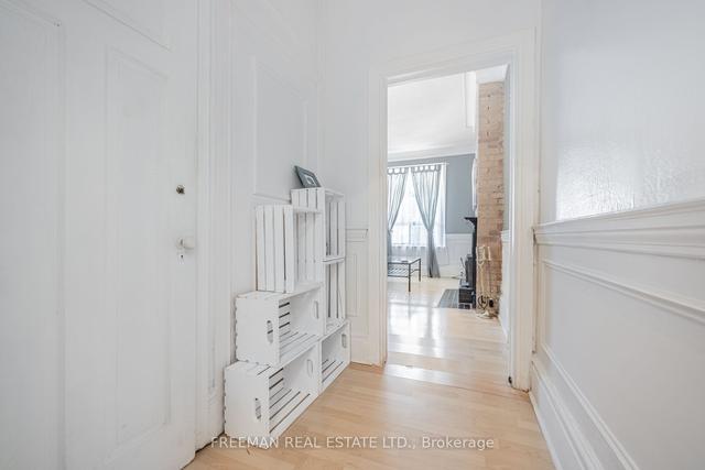 641 Bathurst St, House semidetached with 5 bedrooms, 3 bathrooms and 2 parking in Toronto ON | Image 3