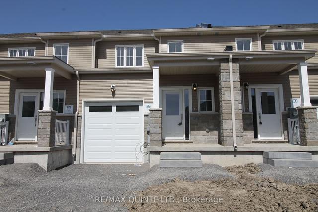 39 Lincoln Dr, House attached with 3 bedrooms, 3 bathrooms and 3 parking in Belleville ON | Image 1