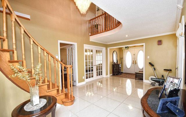 8173 Martin Grove Rd, House detached with 4 bedrooms, 4 bathrooms and 5 parking in Vaughan ON | Image 7