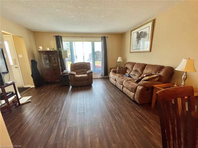 2178 Lynhaven Road, House detached with 4 bedrooms, 2 bathrooms and 2 parking in Peterborough ON | Image 7