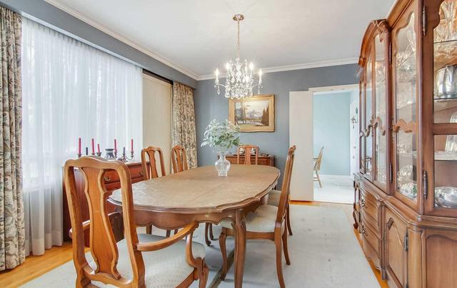 15 Artinger Crt, House detached with 3 bedrooms, 3 bathrooms and 8 parking in Toronto ON | Image 3