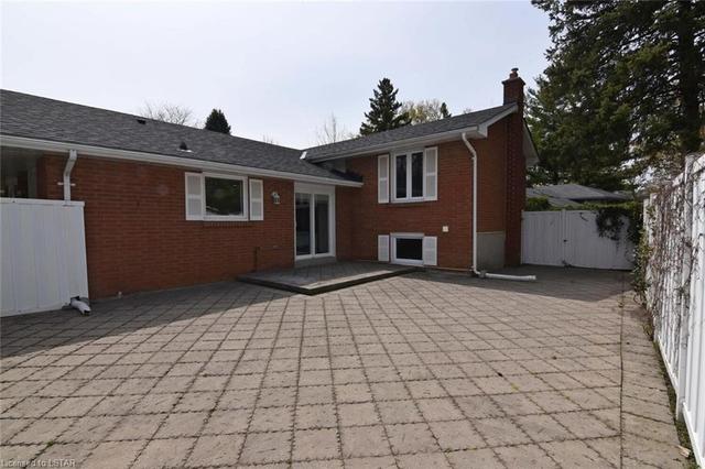 172 Wakefield Crescent, House detached with 4 bedrooms, 1 bathrooms and null parking in London ON | Image 37