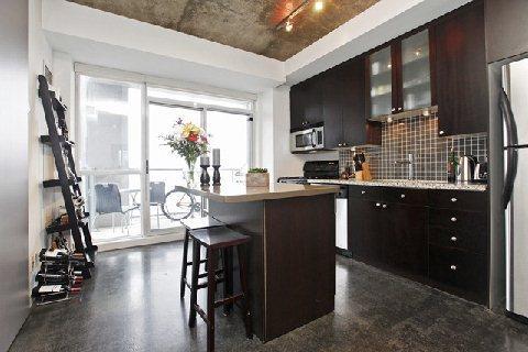 927 - 1 Shaw St, Condo with 2 bedrooms, 2 bathrooms and 1 parking in Toronto ON | Image 2