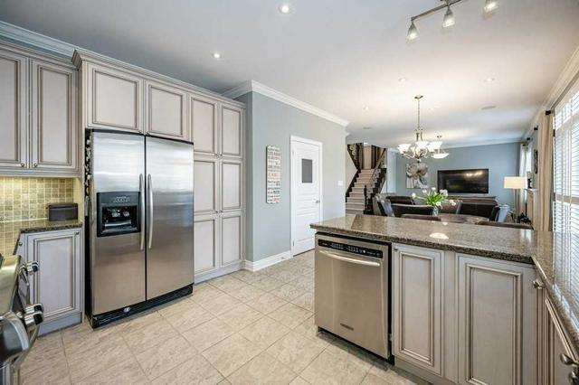 195 Beechtree Cres, House detached with 4 bedrooms, 5 bathrooms and 4 parking in Oakville ON | Image 14