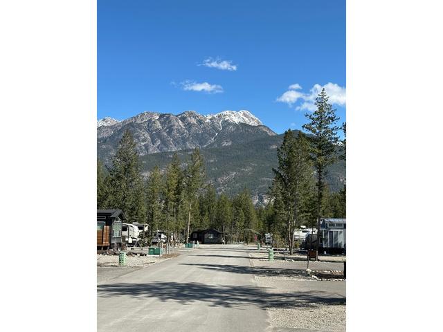 118 - 5478 Highway 93/95, Home with 2 bedrooms, 2 bathrooms and 3 parking in East Kootenay F BC | Image 2