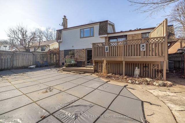 18 Northwood Cres, House detached with 3 bedrooms, 3 bathrooms and 6 parking in Guelph ON | Image 25
