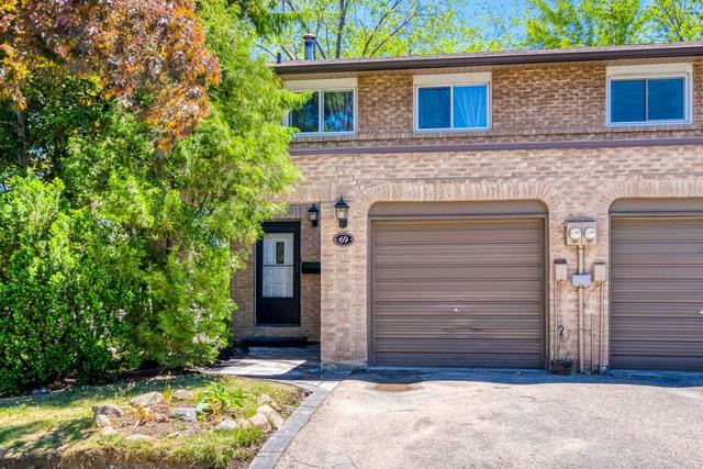 69 - 405 Hyacinthe Blvd, Townhouse with 3 bedrooms, 2 bathrooms and 2 parking in Mississauga ON | Image 1