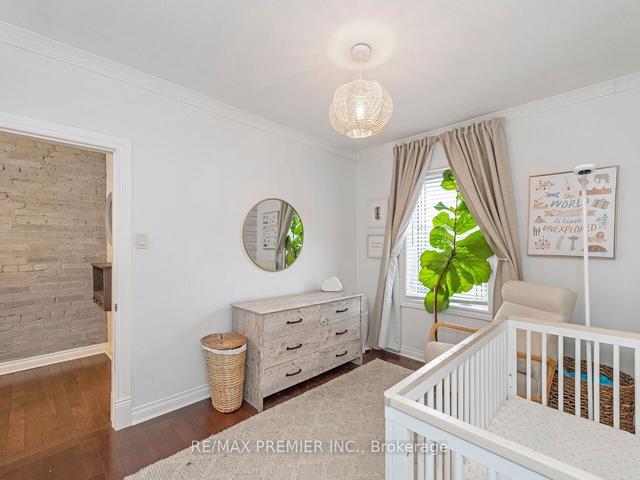 337 Saint Johns Rd, House semidetached with 3 bedrooms, 2 bathrooms and 2 parking in Toronto ON | Image 17