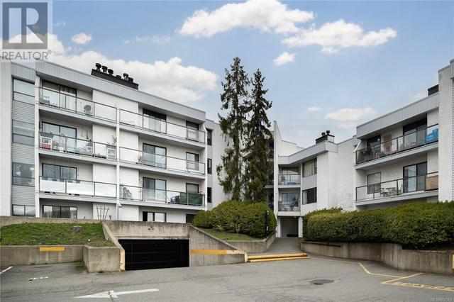 118 - 290 Regina Ave, Condo with 2 bedrooms, 1 bathrooms and 2 parking in Saanich BC | Image 1