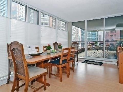 610 - 736 Bay St, Condo with 2 bedrooms, 2 bathrooms and 1 parking in Toronto ON | Image 5