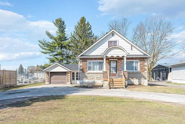 7613 Highway 26, House detached with 4 bedrooms, 2 bathrooms and 11 parking in Clearview ON | Image 1