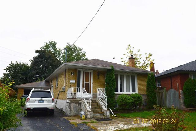 7 Chancellor Dr, House detached with 3 bedrooms, 2 bathrooms and 3 parking in Toronto ON | Image 1