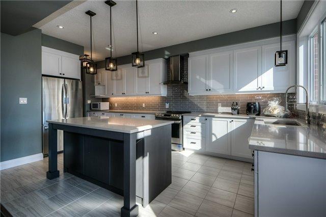 811 Sundrops Crt, House detached with 4 bedrooms, 4 bathrooms and 2 parking in Waterloo ON | Image 7