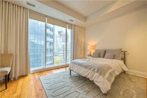 1101 - 88 Davenport Rd, Condo with 2 bedrooms, 3 bathrooms and 2 parking in Toronto ON | Image 4