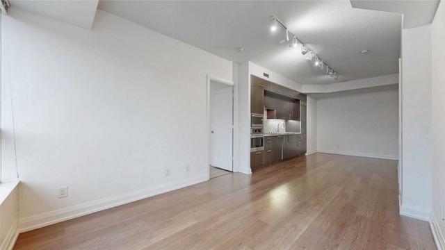 202 - 2 Anndale Dr, Condo with 2 bedrooms, 2 bathrooms and 1 parking in Toronto ON | Image 4