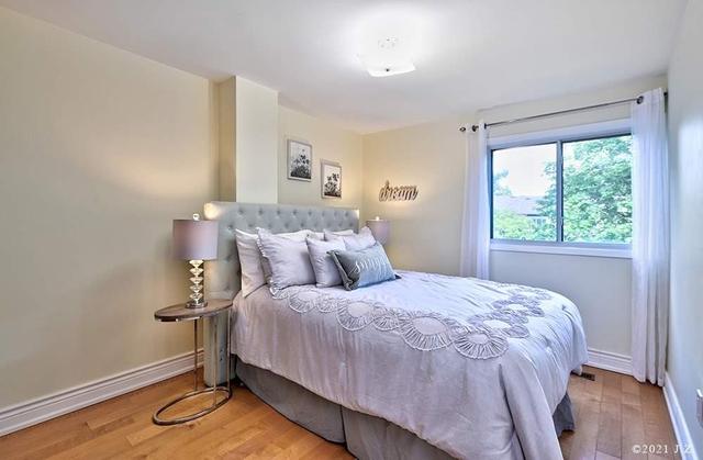 170 Song Meadoway, Townhouse with 3 bedrooms, 2 bathrooms and 2 parking in Toronto ON | Image 13