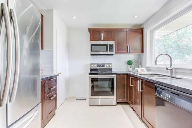 427 Taylor Mills Dr. Dr S, House detached with 3 bedrooms, 3 bathrooms and 3 parking in Richmond Hill ON | Image 3