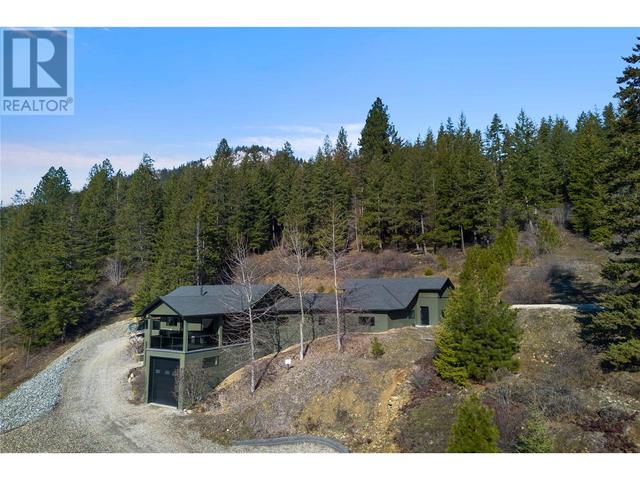2711 Sun Ridge Place, House detached with 3 bedrooms, 3 bathrooms and 4 parking in Columbia Shuswap C BC | Image 54