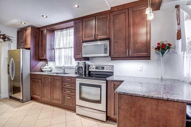502 Caledonia Rd, House detached with 2 bedrooms, 2 bathrooms and 4 parking in Toronto ON | Image 20