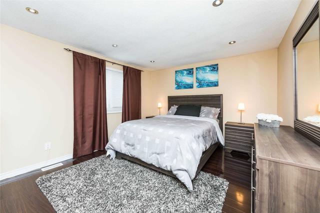 100 Carleton Pl, Townhouse with 3 bedrooms, 2 bathrooms and 2 parking in Brampton ON | Image 10