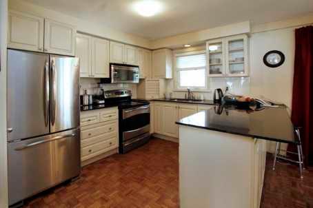 81 Pettit Dr, House detached with 2 bedrooms, 4 bathrooms and 4 parking in Toronto ON | Image 4