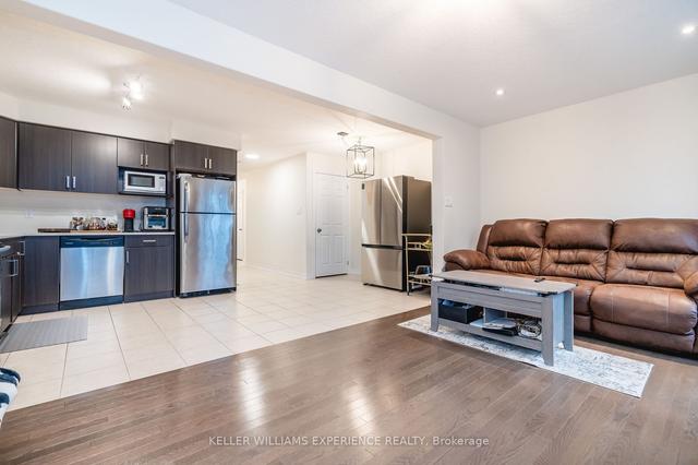 972 Cook Dr, House semidetached with 3 bedrooms, 3 bathrooms and 3 parking in Midland ON | Image 9